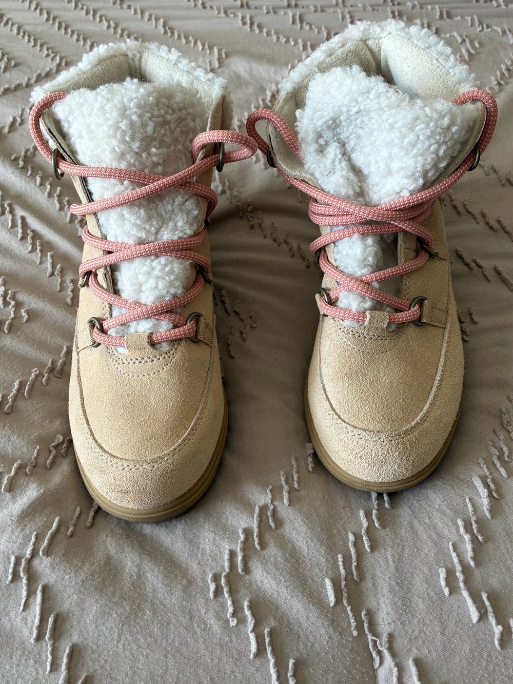 Sorel Evie Cozy Beige Suede Lace-Up Boots with Pink Laces Sz 7.5